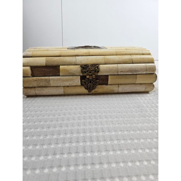 Vintage Carved Bone Hinged Trinket Box - Black Velvet Lined -  Made in India - Picture 1 of 12